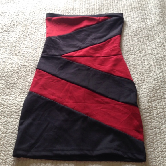 NWOT | •Bodycon Dress• - Picture 2 of 3