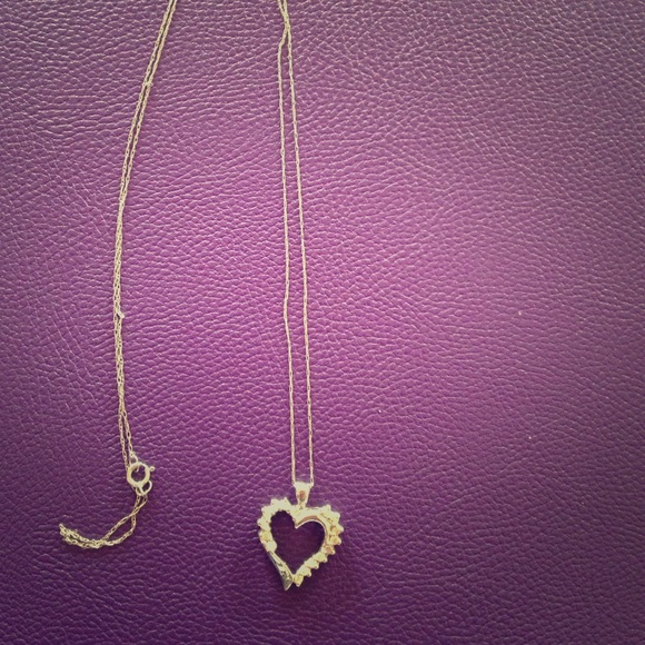10kt white gold heart necklace