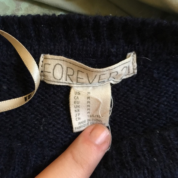 Forever 21 Winter Sweater - Picture 2 of 4
