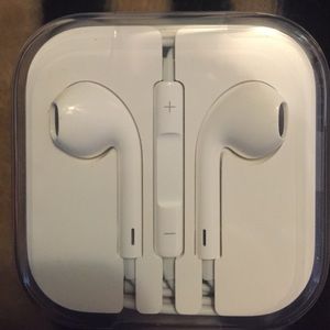 Brand new Apple earphones