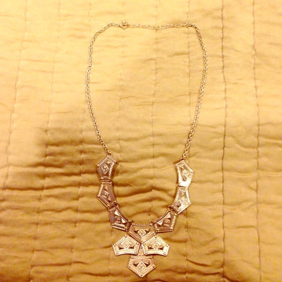 Statement necklace