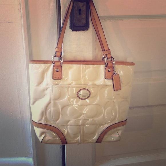 A coach white handbag