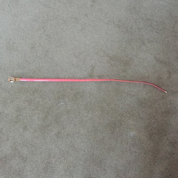 Skinny pink belt