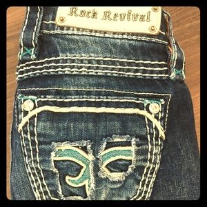 🎀Like new size 25 Rock Revivals🎉