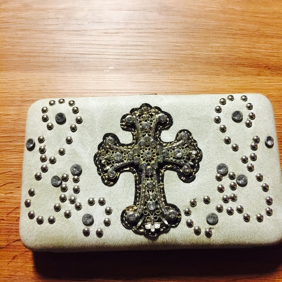 Cross wallet