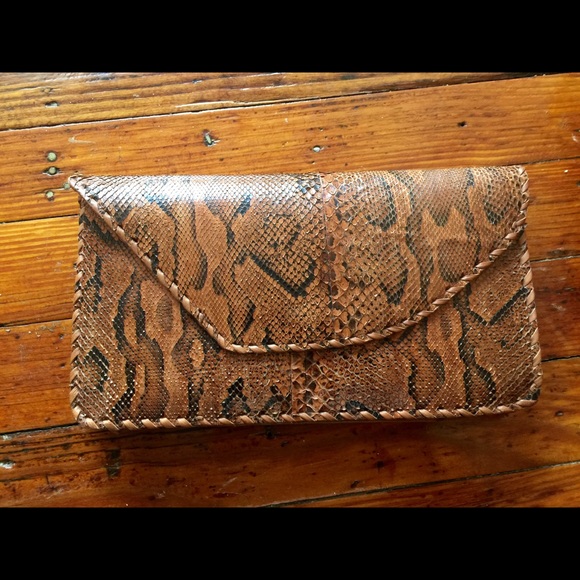 🌟Beautiful Alligator clutch🌟