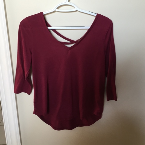 Red three-quarter sleeve top