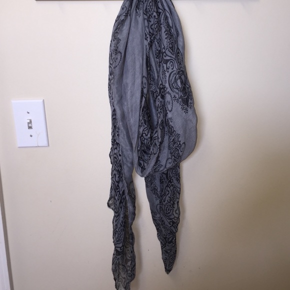 Grey and black scarf