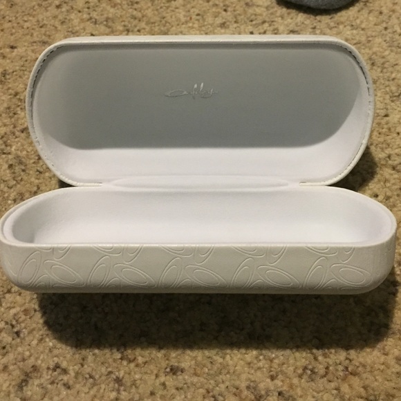 Oakley sunglass case - Picture 2 of 2