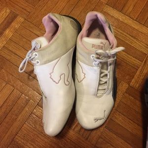 Women's pumas shoes