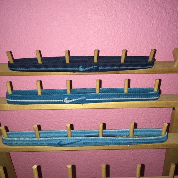 3 Nike headbands