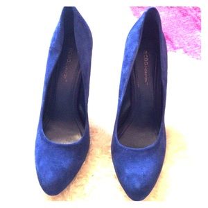 BCBG blue suede pump!
