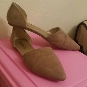 Point toe flats