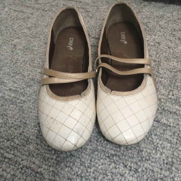 White flat