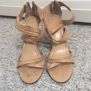 Nude strappy sandal