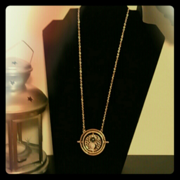 NWOT Time Turner Harry Potter Necklace - Picture 1 of 3