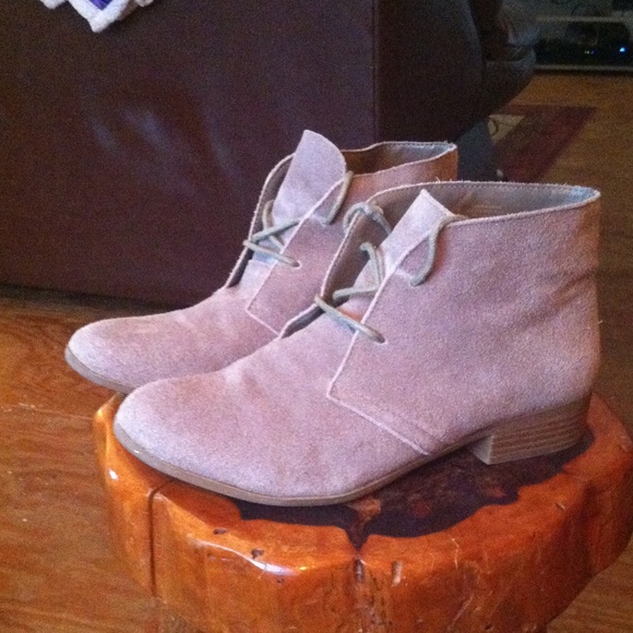 Cute suede, upper leather booties