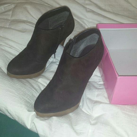 Brown suede  booties