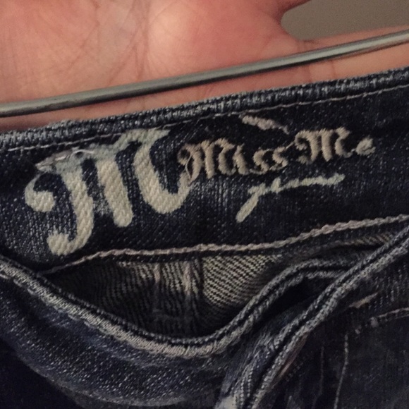 Miss Me Above The Knee Capris - Picture 3 of 4