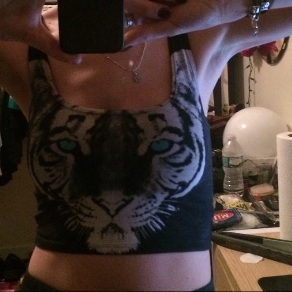 Cropped top - Picture 3 of 3