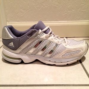 White Adidas Running Shoe 💥Make an Offer💥