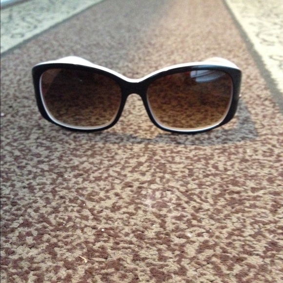 Juicy Couture Accessories - Juicy glasses