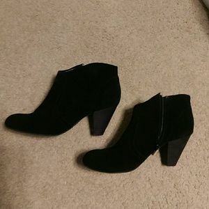 Aldo Josseline black suede booties size 8