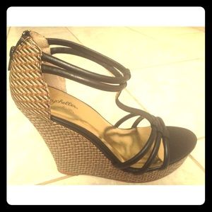 Seychelles Black and Tan wedges