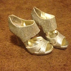Head turning sparkly heels!