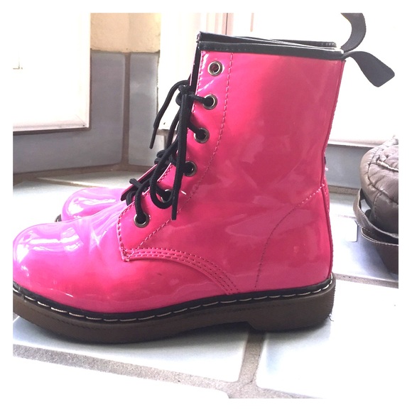 Girls pink boots