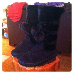 Snow boots, worn only once!