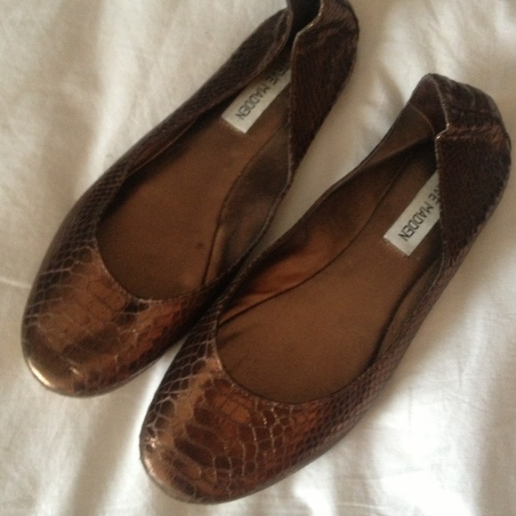 Steve Madden copper snakeskin flats