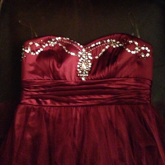 strapless dress - Picture 2 of 4