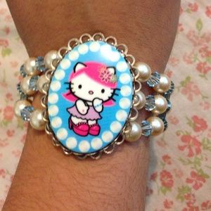 Hello kitty bracelet from Pink Head collection