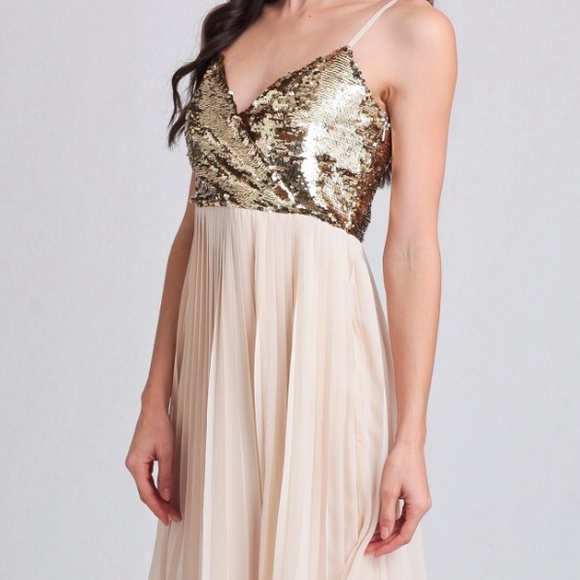 Gold and cream dress - Picture 2 of 4