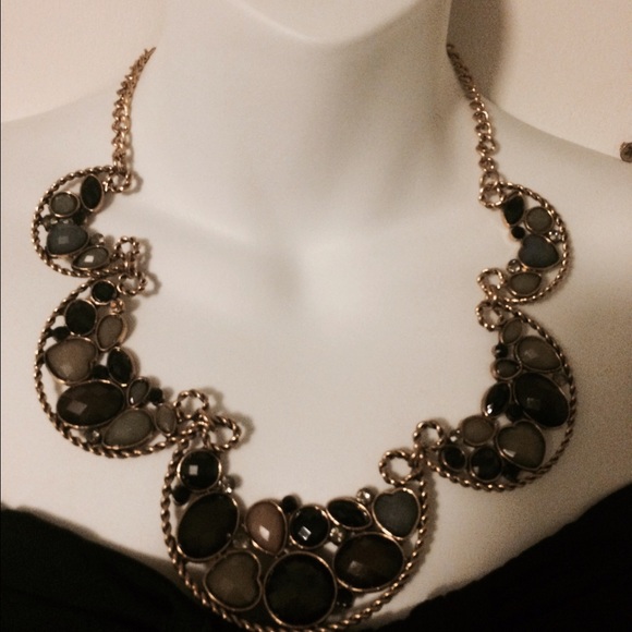 Statement necklace