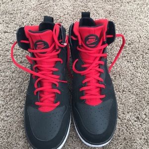 ♦️Brand new men nike shoes!♦️