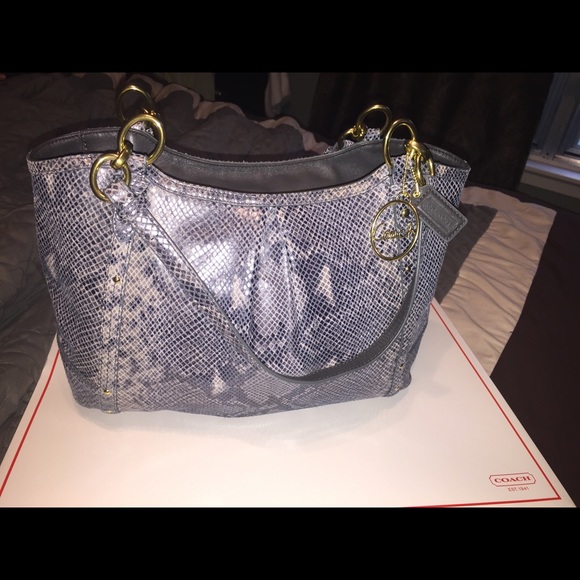 Authentic coach - Picture 2 of 4