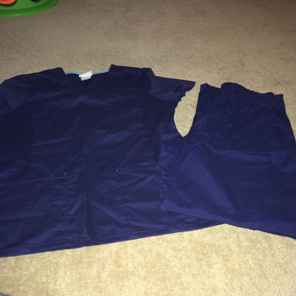 Medium navy scrub set