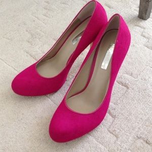 Fuschia Pumps