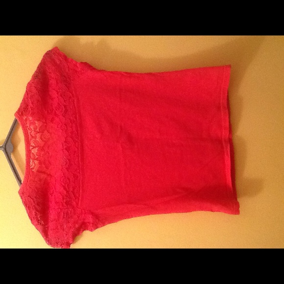 Pink lace embroidered tee - Picture 3 of 3