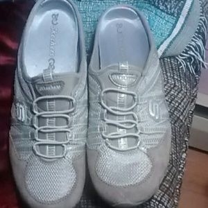 Skechers slip on sneakers size 8