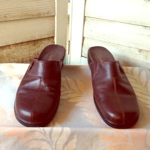 Clarks upper leather made made sole