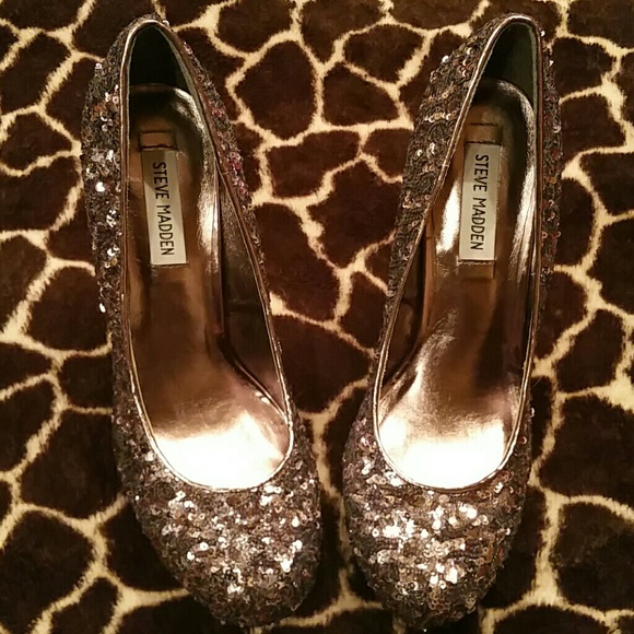 ❌SOLD❌ bundle @buddys Steve madden sequin heels