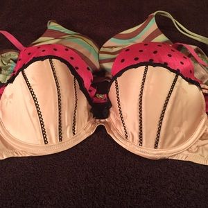 3 used VS bra's