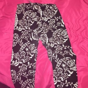 Charlotte Russe flower leggings