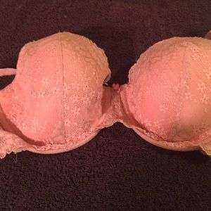 Used VS size  38D bra