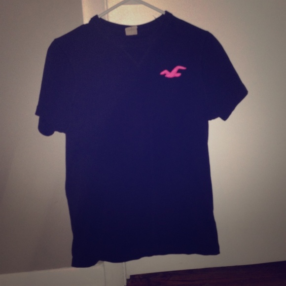 L navy blue mens hollister tee