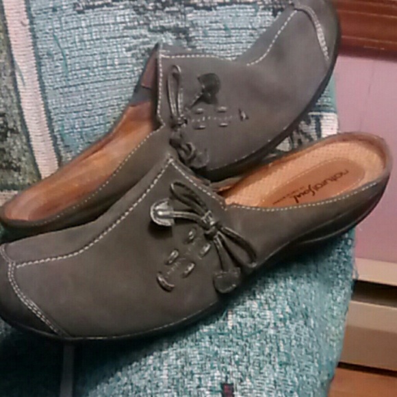 Naturalizer natural soul grey leather flats
