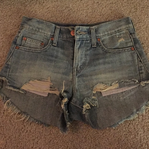 Levi's high-waisted denim shorts in sz 24